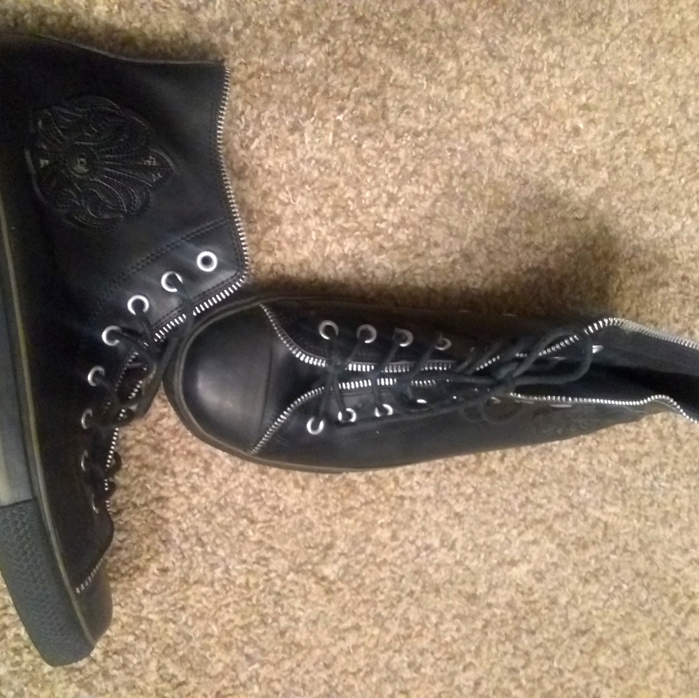 Shoes. Skippies